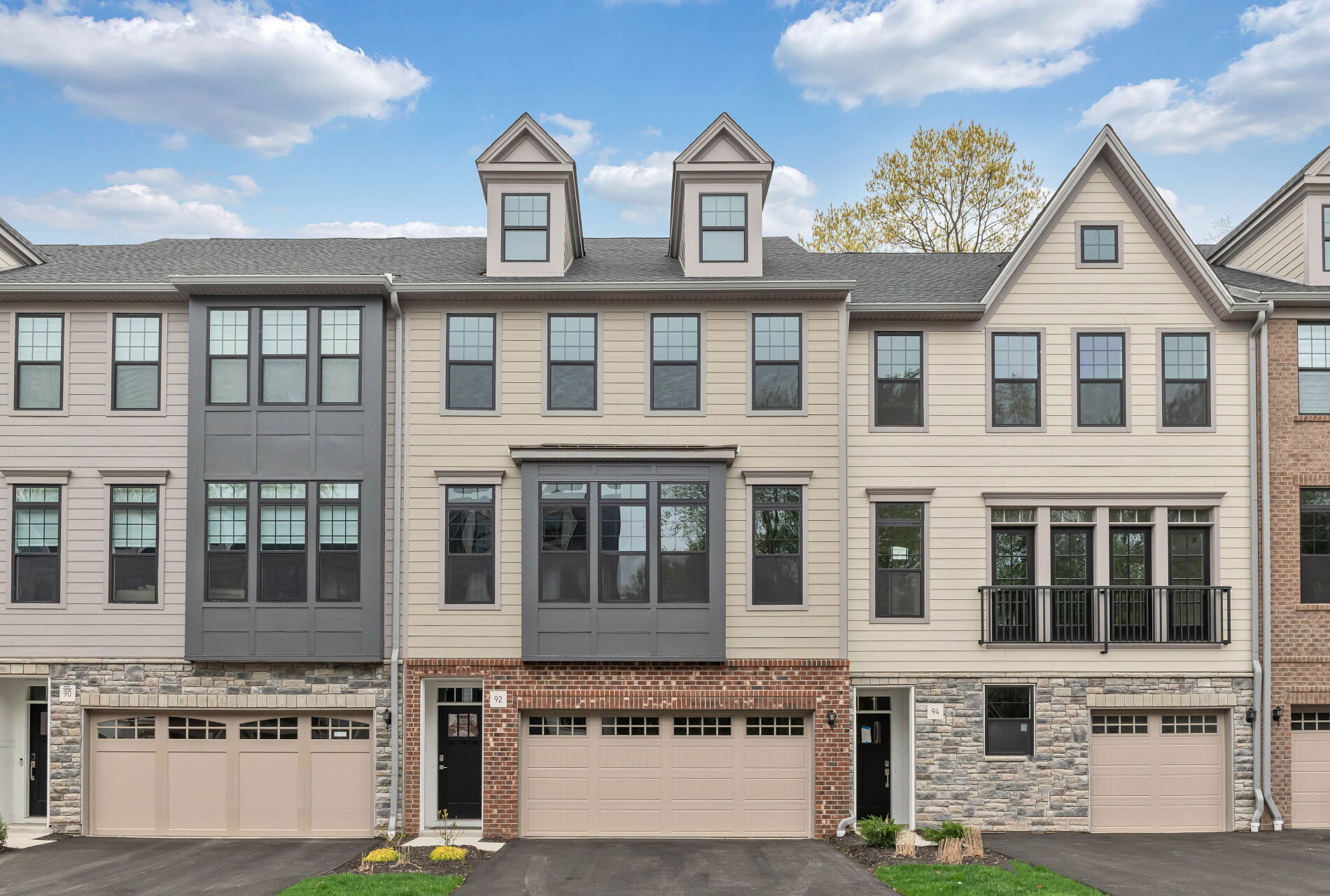 92 Cinnamon Drive, Upper Saddle River, NJ 07458