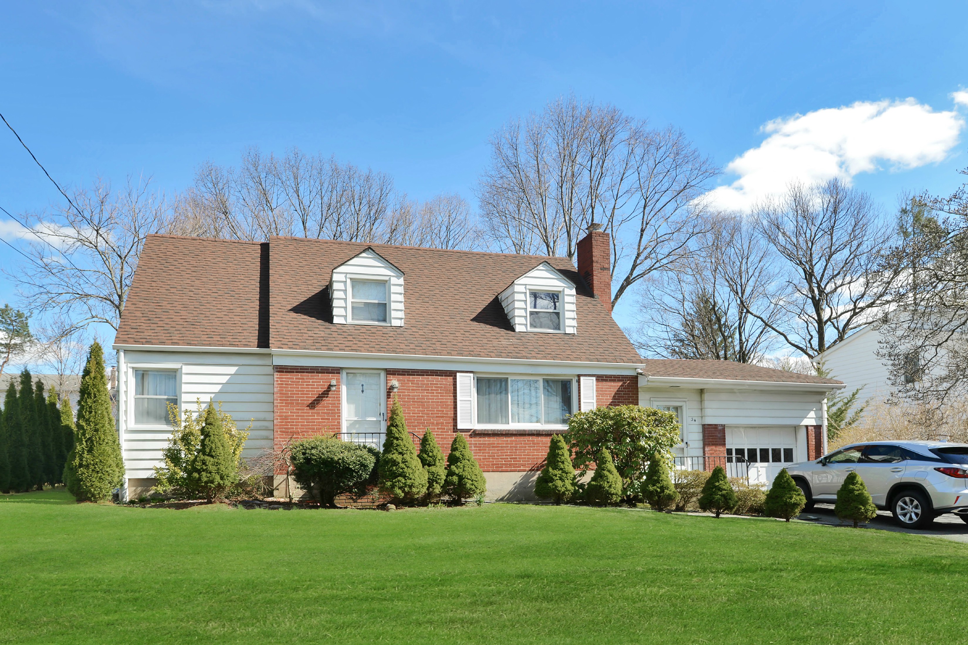 34 dubois ave alpine nj 07620 housefront left side