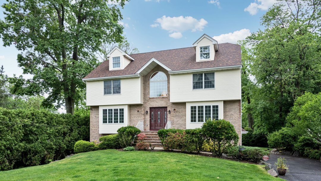 27 dubois ave alpine nj 07620 front yard view