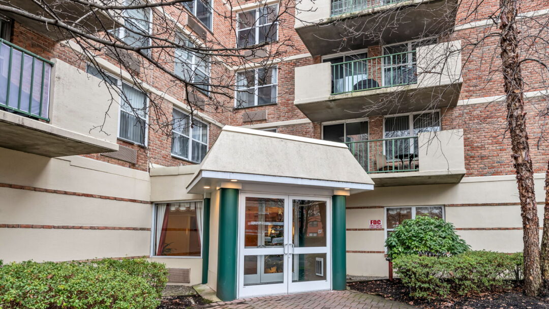 200 Grand Cove Way 3N, Edgewater, NJ 07020 - UNDER CONTRACT