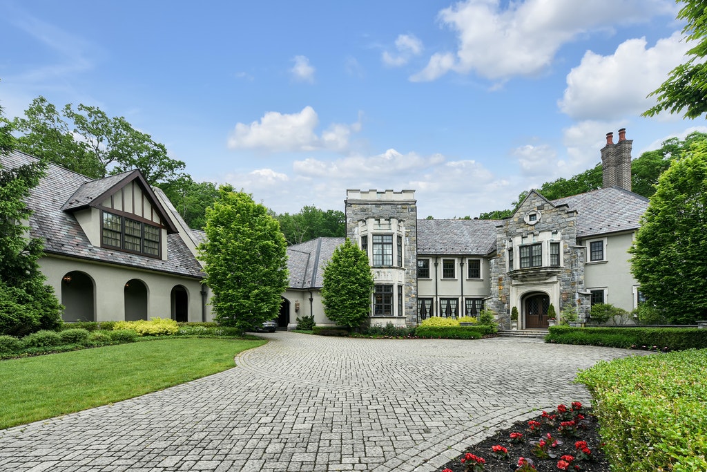 16 Pond View, Montville, NJ 07045 - SOLD