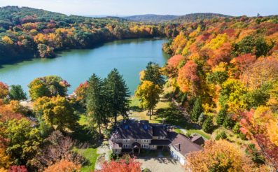 1 Brook Valley Terr, Kinnelon, NJ 07405