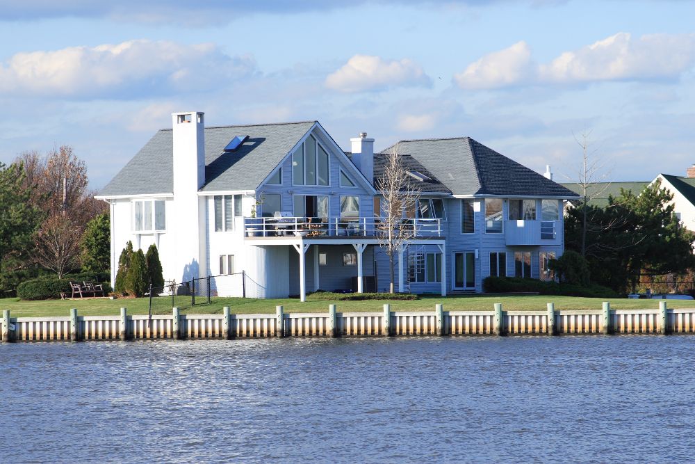 Waterfront Home In Bergen County