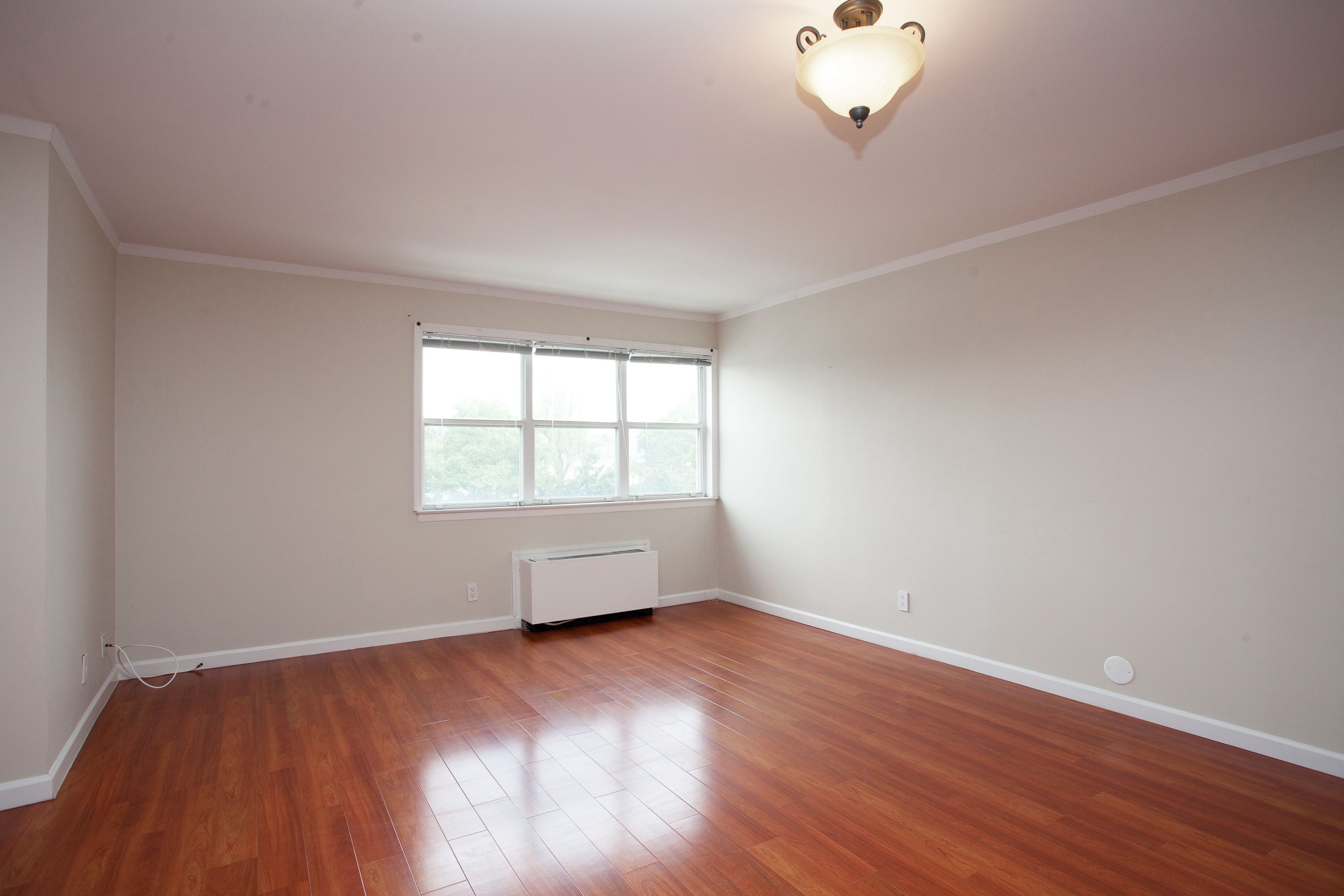 1111 river rd f 16 edgewater nj 07020 rental large room with wooden floor