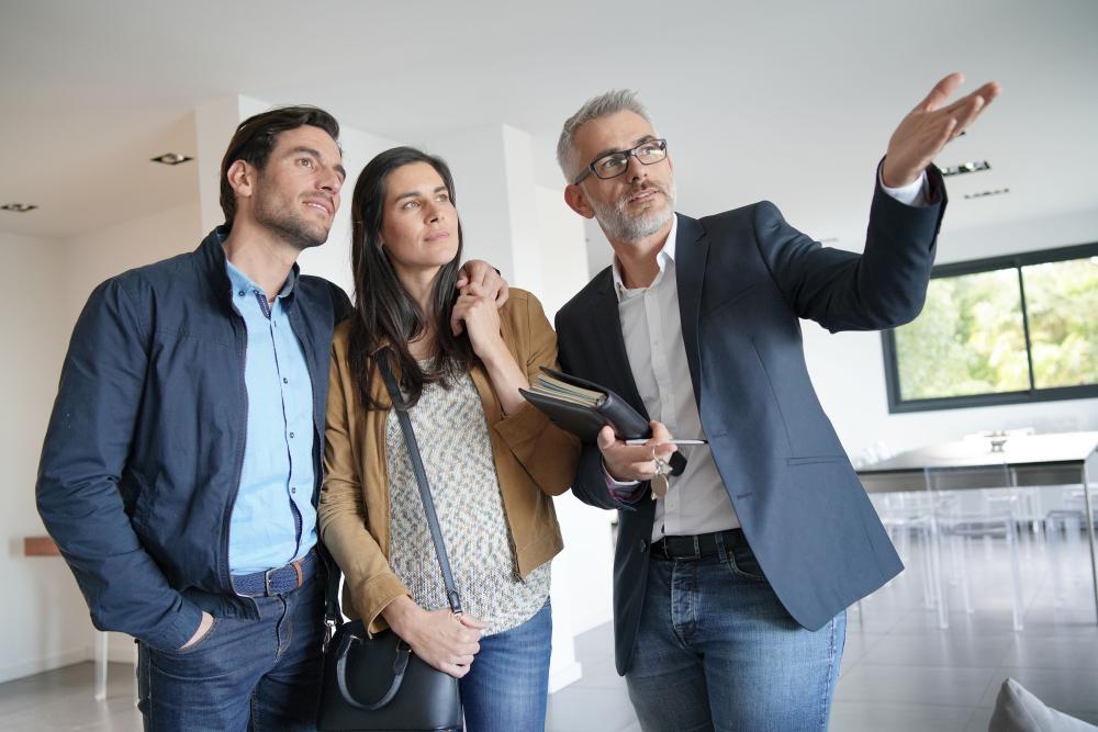loan officer vs. real estate agent