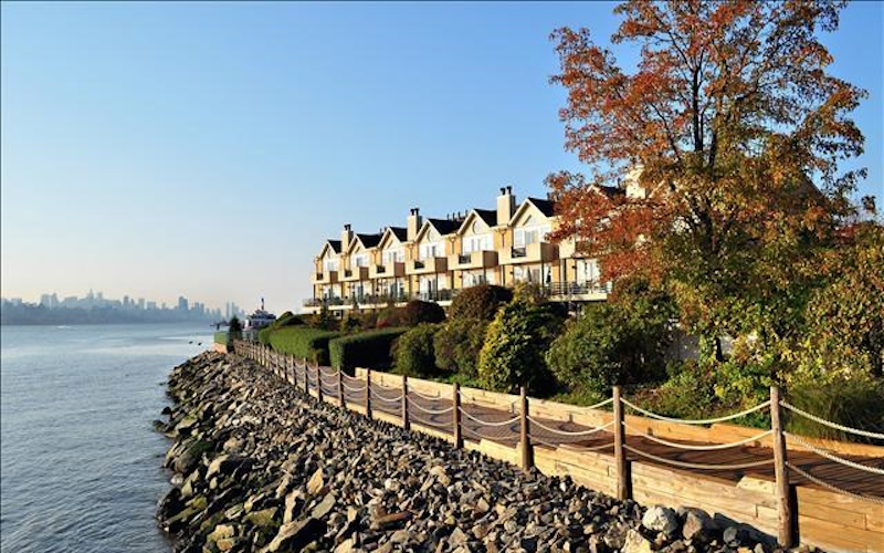 100 grand cove way 2f edgewater nj 07020 outdoor view