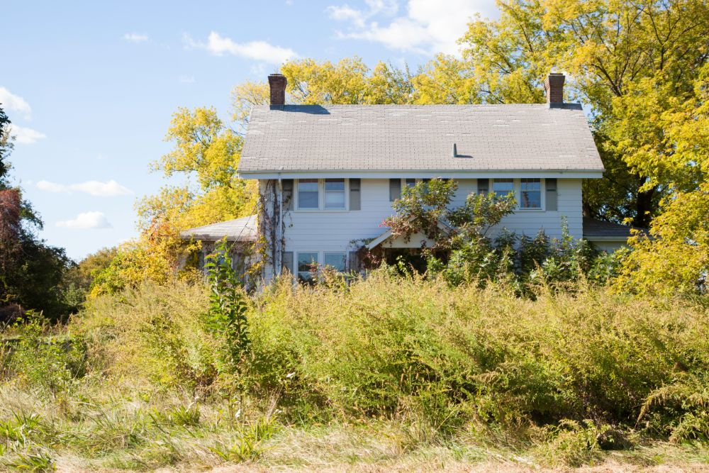 The Risks That Come With Buying A Foreclosed House