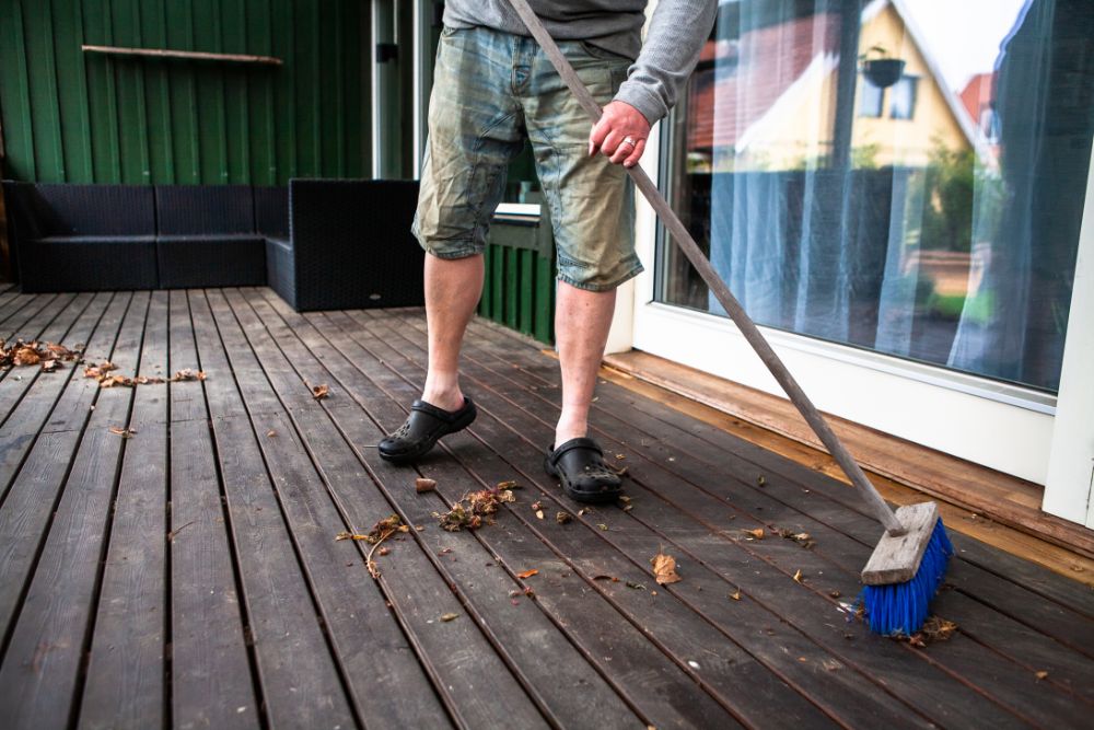 Top Tips To Maintain A Screened Porch