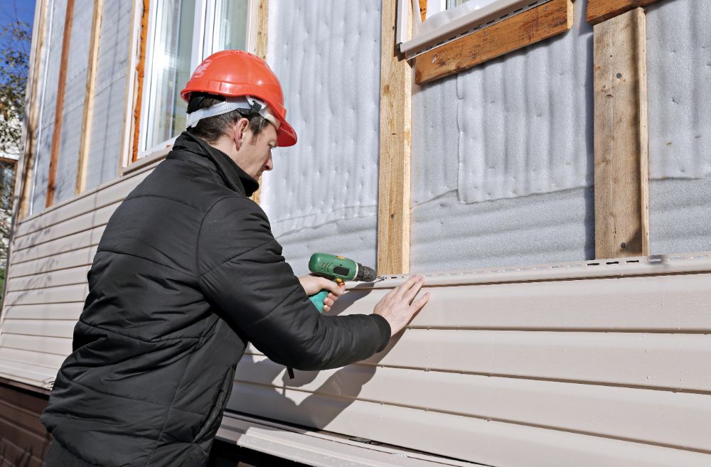 When Should You Replace Your Home's Vinyl Siding