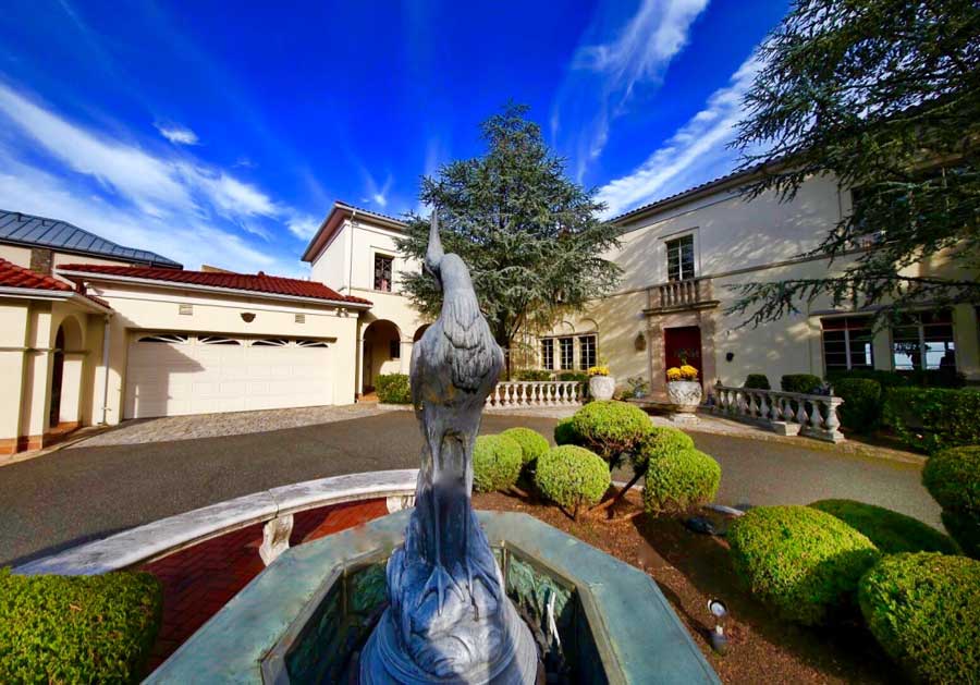 Storied Bluff Estate Up for Auction